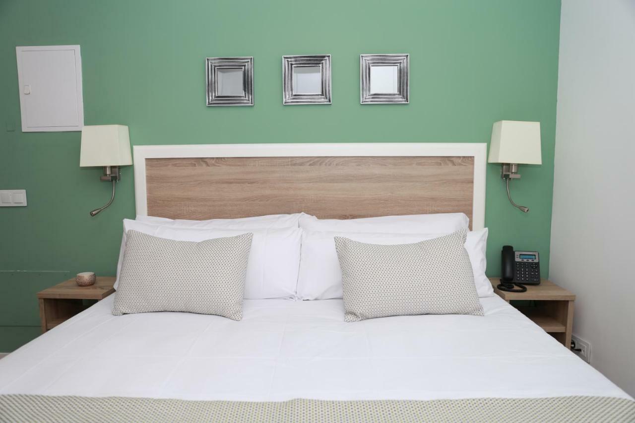 New Point Opera Aparthotel Madrid Ngoại thất bức ảnh